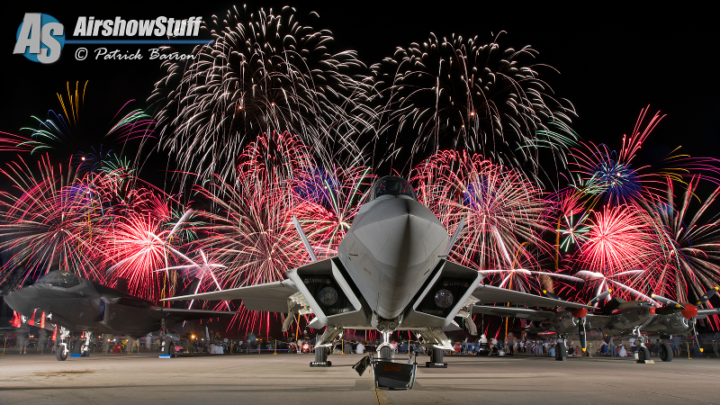 Illustration for article titled Three Lockheed Lightnings Look Incredible In This Wild Photo